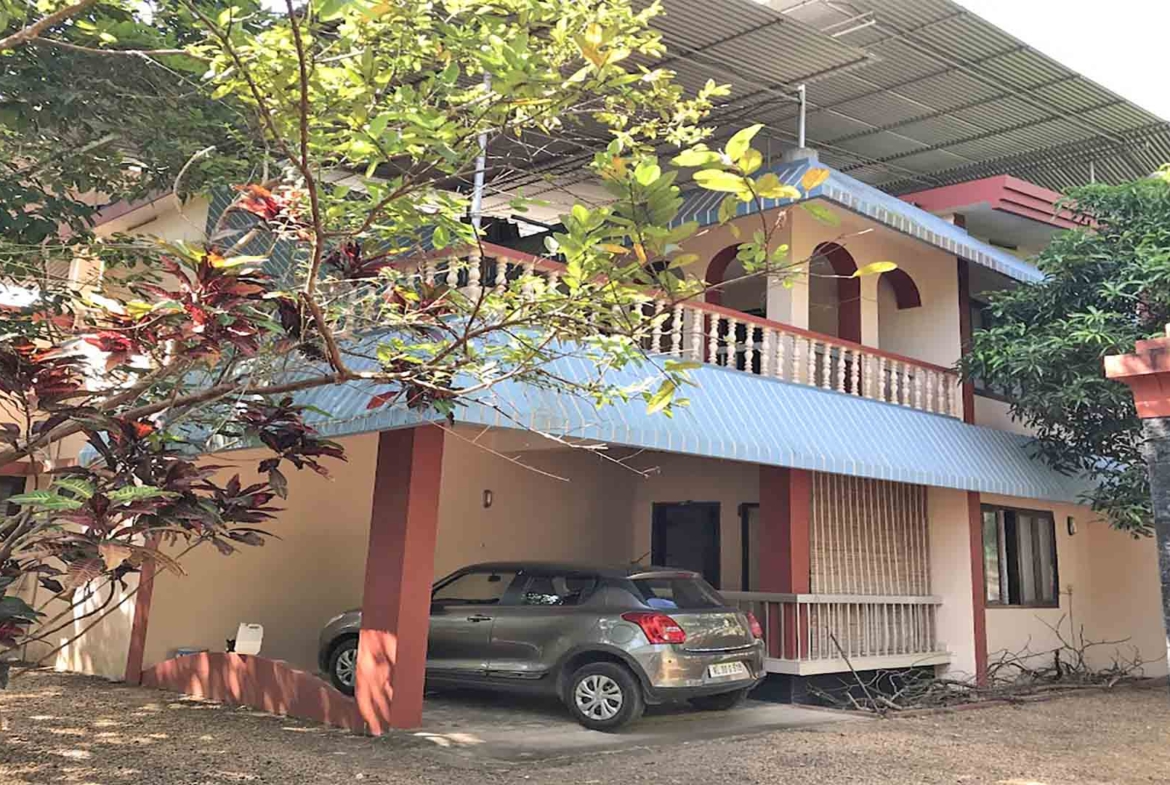 Double story house for sale on Karthika Road Chengannur