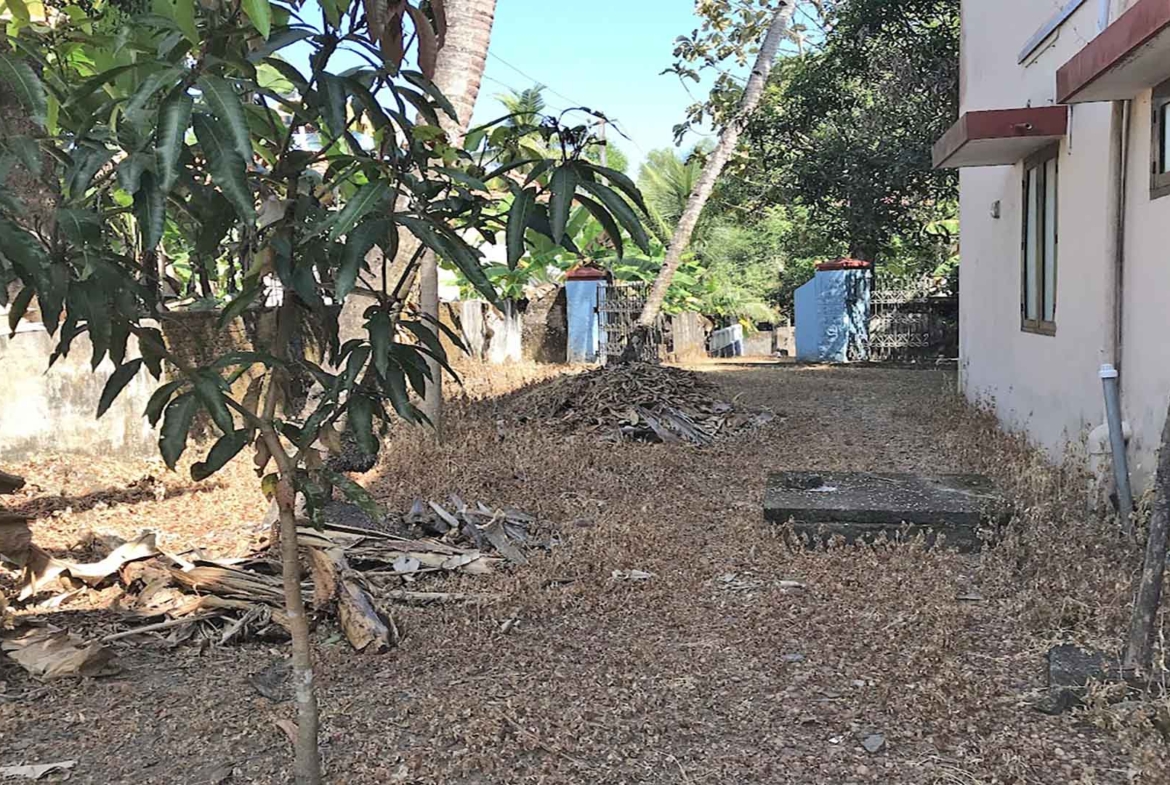 Heavy vehicle access gate for Karthika Road property