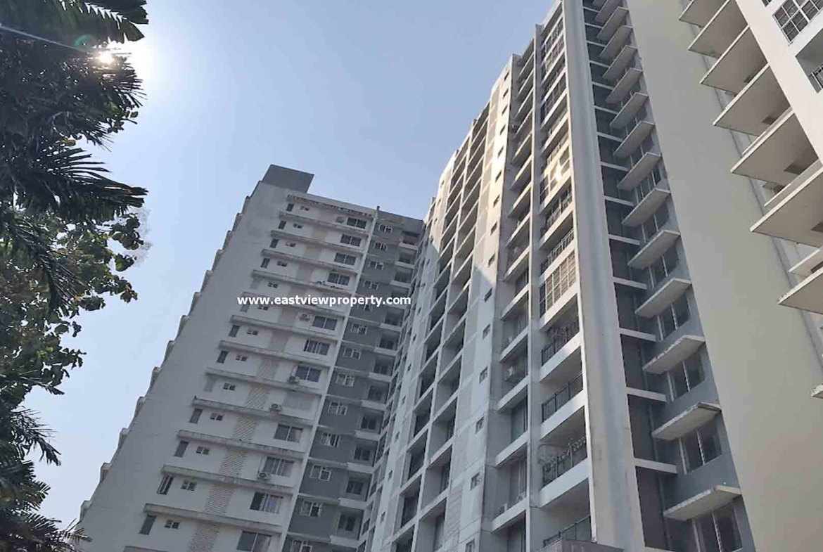 Exterior view of Skyline The Edge, a high-rise luxury apartment complex in Thirumoolapuram, Thiruvalla.