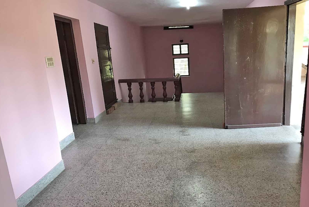 Upper floor landing and hallway of Chengannur house