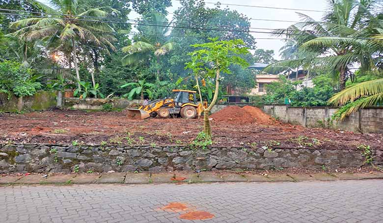 kochi thrikkakkara land 10 cents for sale. near Cochin University (Cusat).
