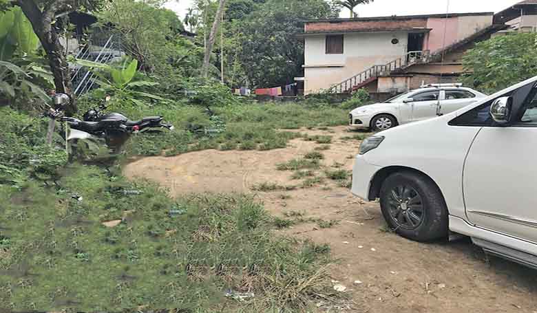 Kochi house plot for Sale 9 Cents near stadium (JLN) with road access.