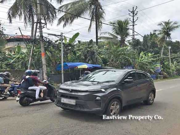 Commercial property for sale on TK Road highway in Thiruvalla Manjadi.