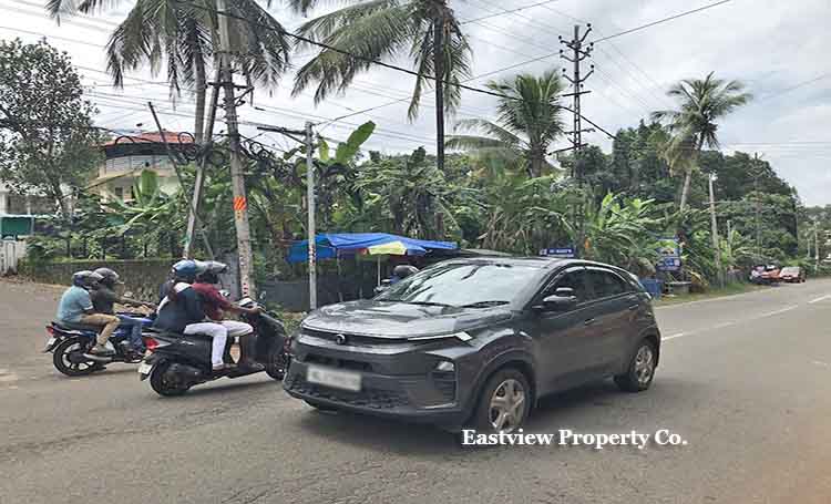 Commercial property for sale on TK Road highway in Thiruvalla Manjadi.
