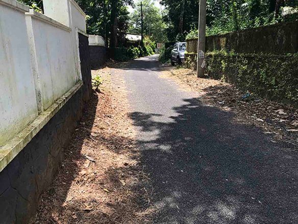Wide tarred road frontage land sale, Kumbanad near Thiruvalla